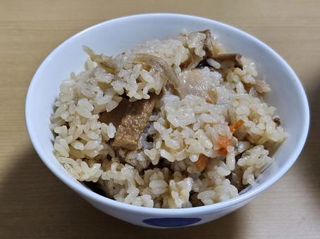 しいたけと鶏肉の炊き込みご飯（3人分）