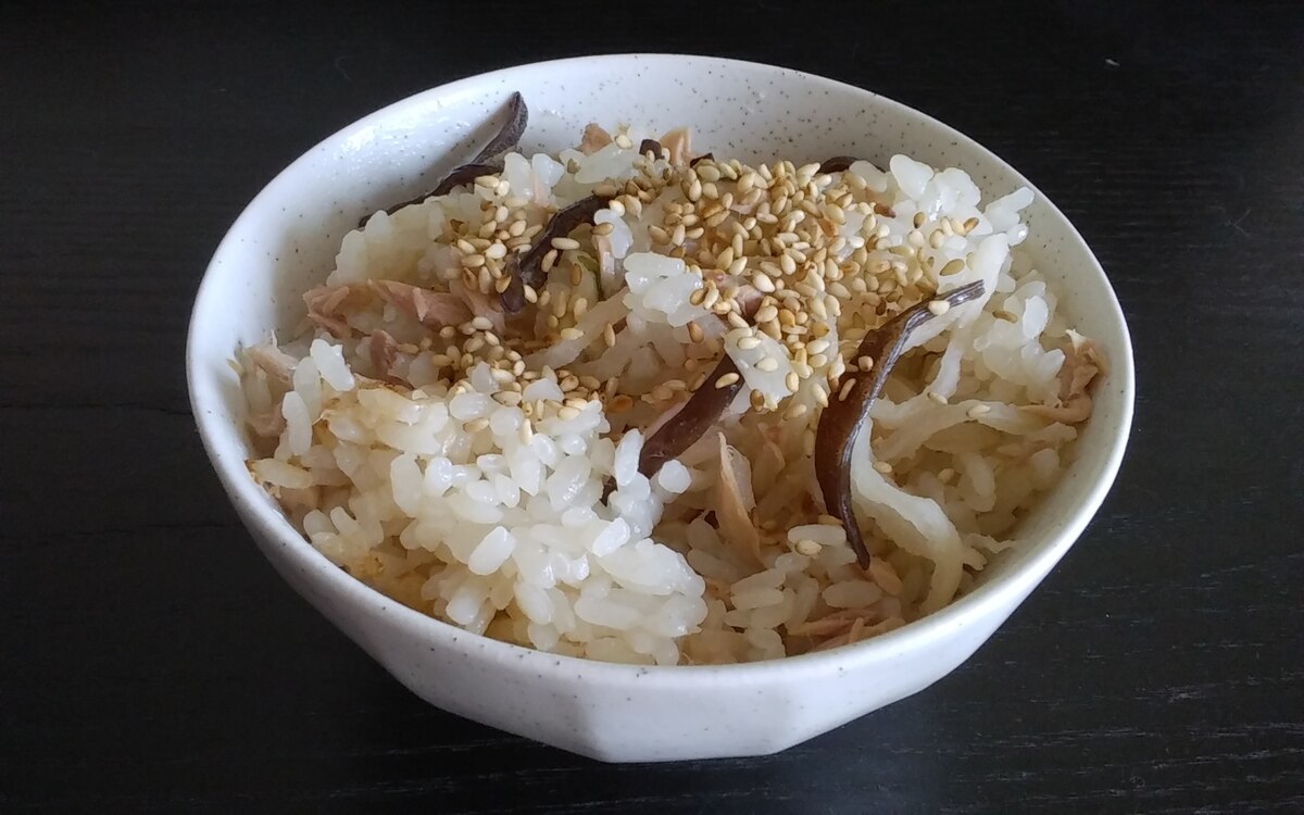 きくらげとツナの炊き込みご飯（3人分）